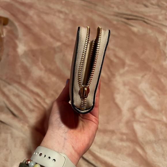 Michael Kors Travel Wallet - Picture 4 of 5